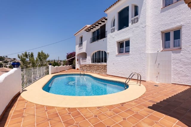 Chalet de 3 habitaciones en Moraira, Teulada-Moraira en venta con piscina garaje - 800.000 € (Ref: 9146020)