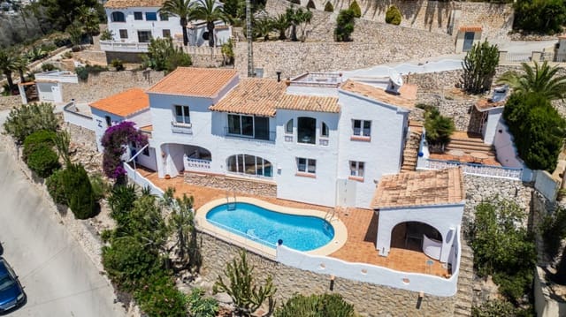 Chalet de 3 habitaciones en Moraira, Teulada-Moraira en venta con piscina garaje - 800.000 € (Ref: 9146020)