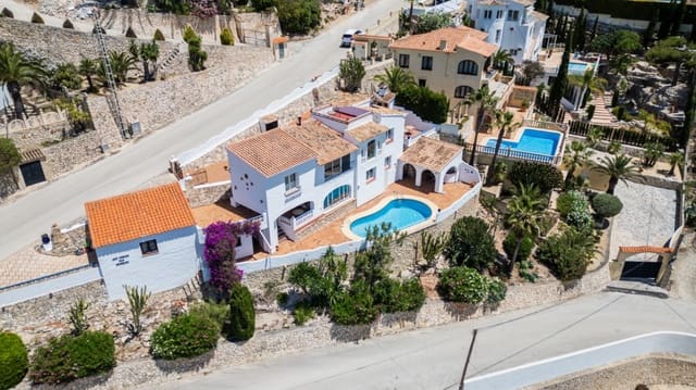 Chalet de 3 habitaciones en Moraira, Teulada-Moraira en venta con piscina garaje - 800.000 € (Ref: 9146020)