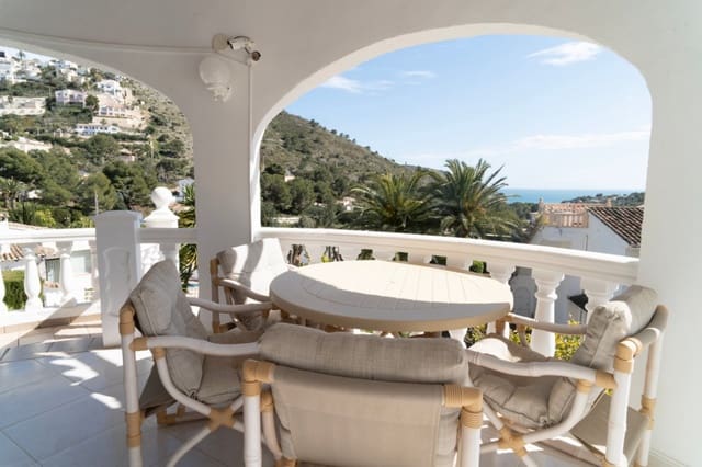 4 soverom Villa til salgs i El Portet - Pla de Mar, Teulada-Moraira med svømmebasseng garasje - € 950 000 (Ref: 9803780)