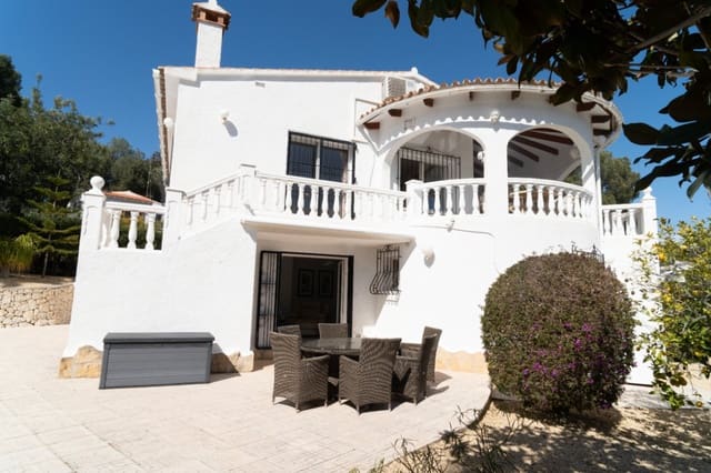 4 soverom Villa til salgs i El Portet - Pla de Mar, Teulada-Moraira med svømmebasseng garasje - € 950 000 (Ref: 9803780)