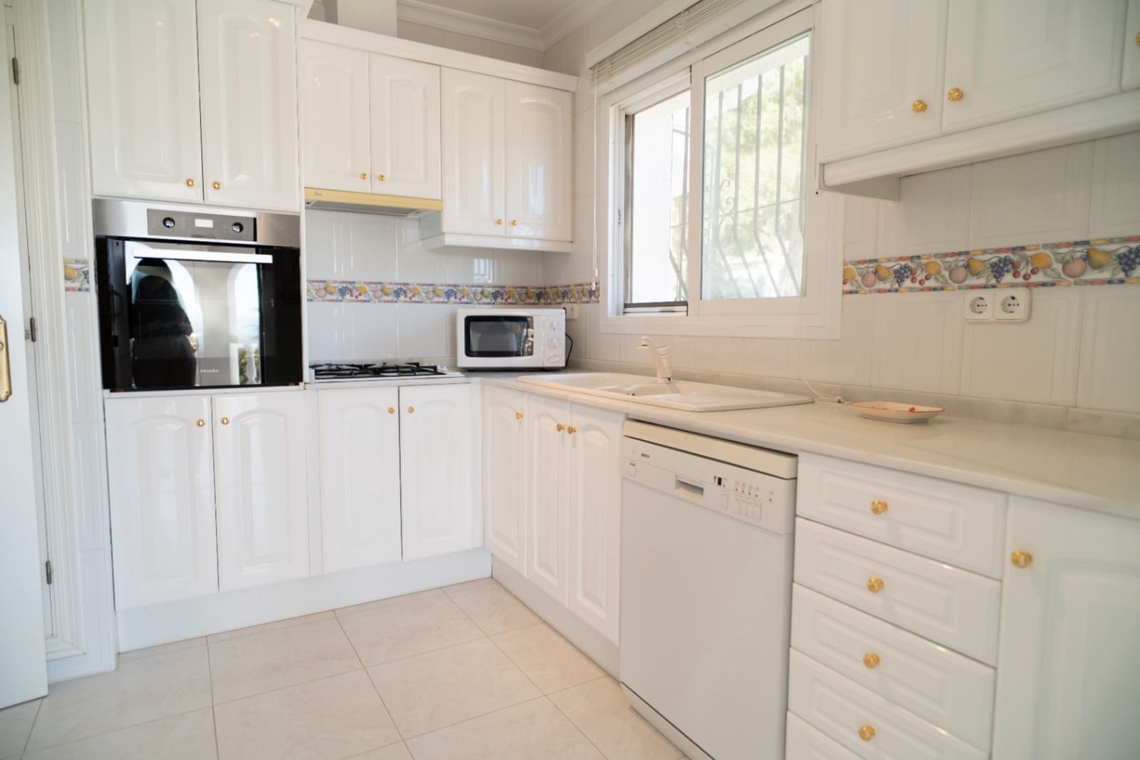 4 soverom Villa til salgs i Moraira med svømmebasseng garasje - € 950 000 (Ref: 9803780)