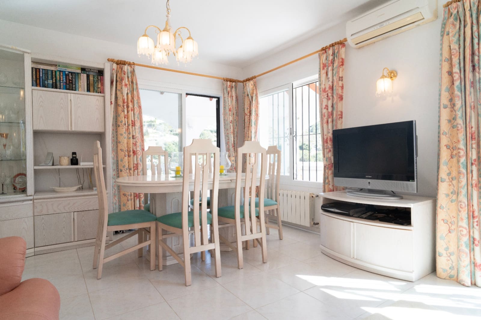 4 soverom Villa til salgs i Moraira med svømmebasseng garasje - € 950 000 (Ref: 9803780)