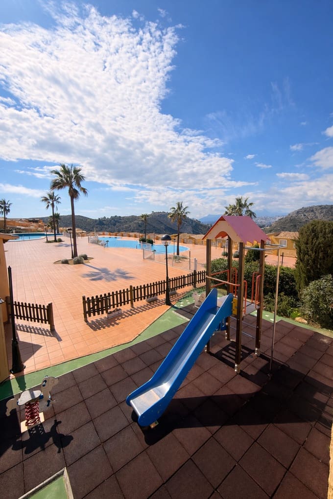 Apartment for sale in Cumbre del Sol with pool - € 235,000 (Ref: 9909869)