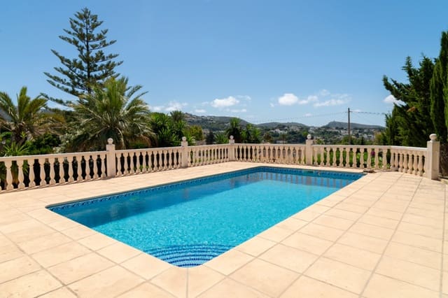 2 soveværelse Villa til salg i Moraira, Teulada-Moraira med swimmingpool garage - € 440.000 (Ref: 9941026)