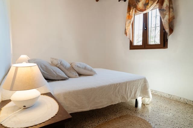 2 soveværelse Villa til salg i Moraira, Teulada-Moraira med swimmingpool garage - € 440.000 (Ref: 9941026)