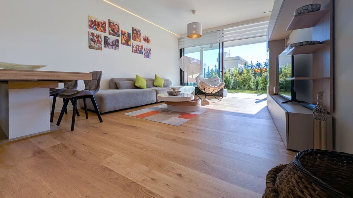 2 bedroom Apartment for sale in Fuengirola with pool garage - € 599,000 (Ref: 9434591)