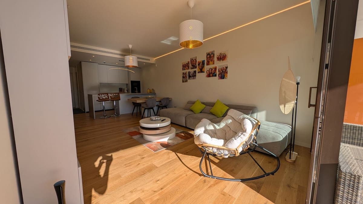 2 bedroom Apartment for sale in Fuengirola with pool garage - € 599,000 (Ref: 9434591)