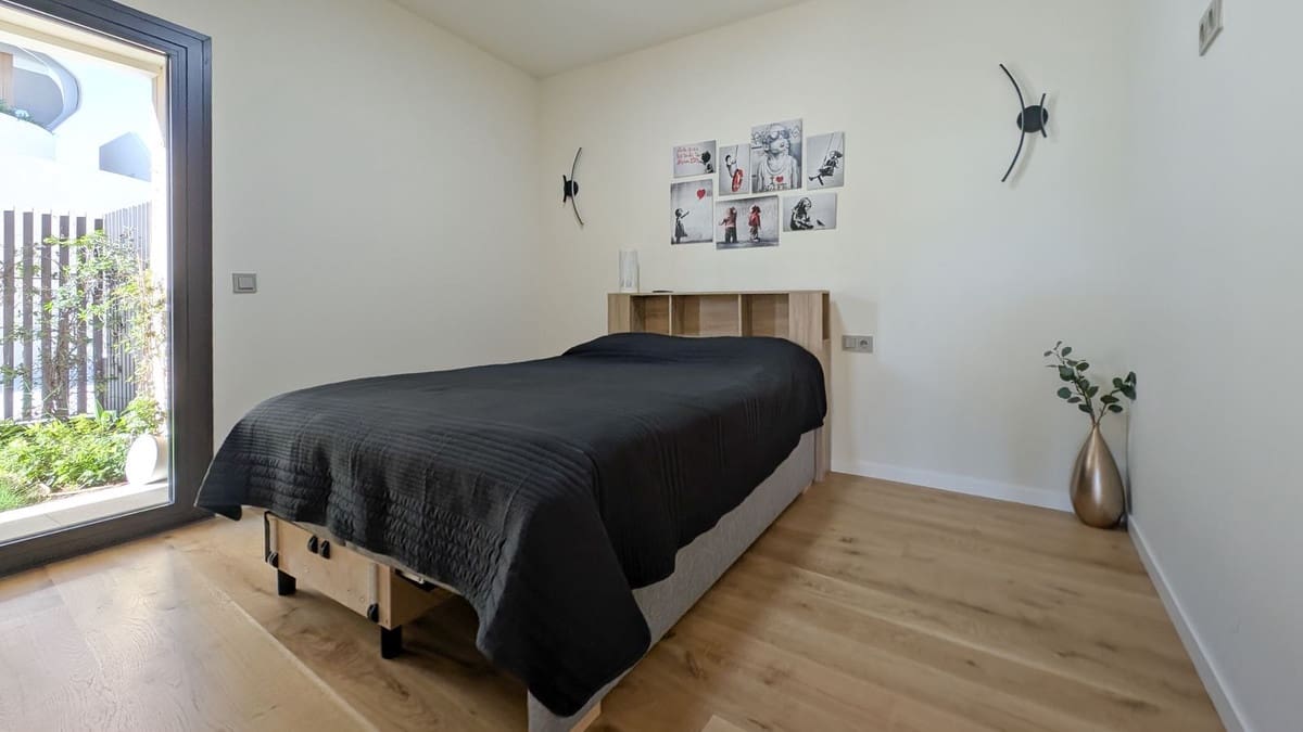 2 bedroom Apartment for sale in Fuengirola with pool garage - € 599,000 (Ref: 9434591)