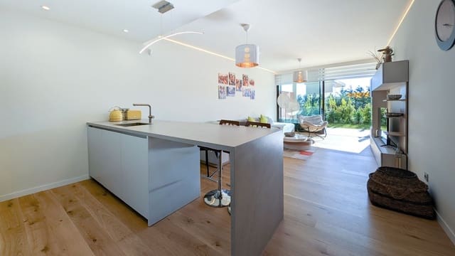 2 bedroom Apartment for sale in Fuengirola with pool garage - € 599,000 (Ref: 9434591)