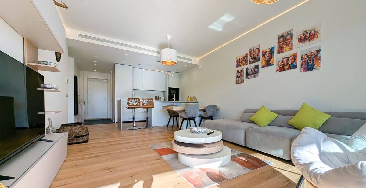 2 bedroom Apartment for sale in Fuengirola with pool garage - € 599,000 (Ref: 9434591)