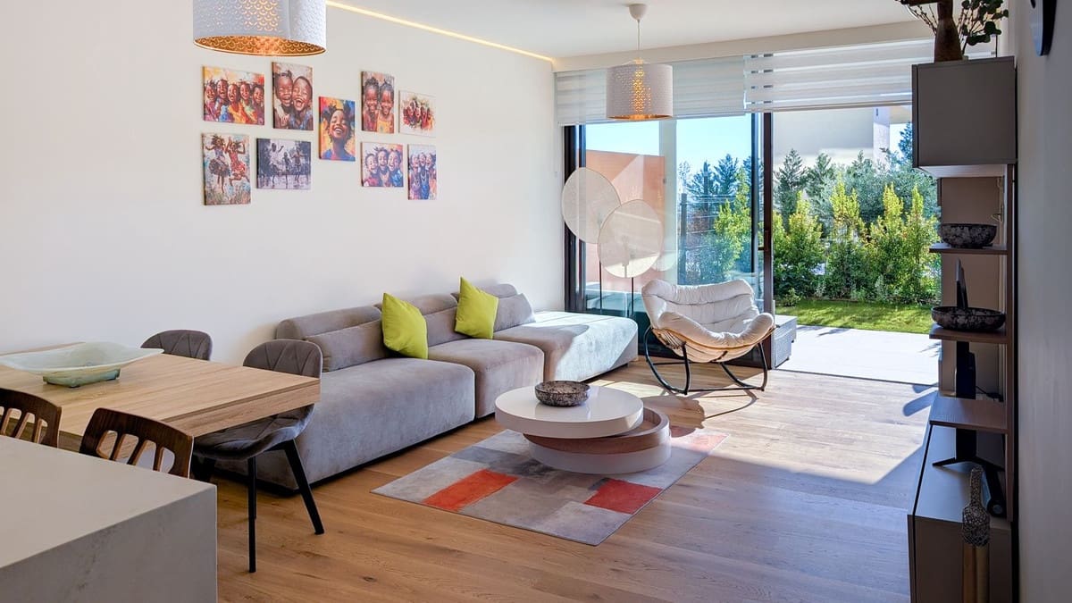 2 bedroom Apartment for sale in Fuengirola with pool garage - € 599,000 (Ref: 9434591)