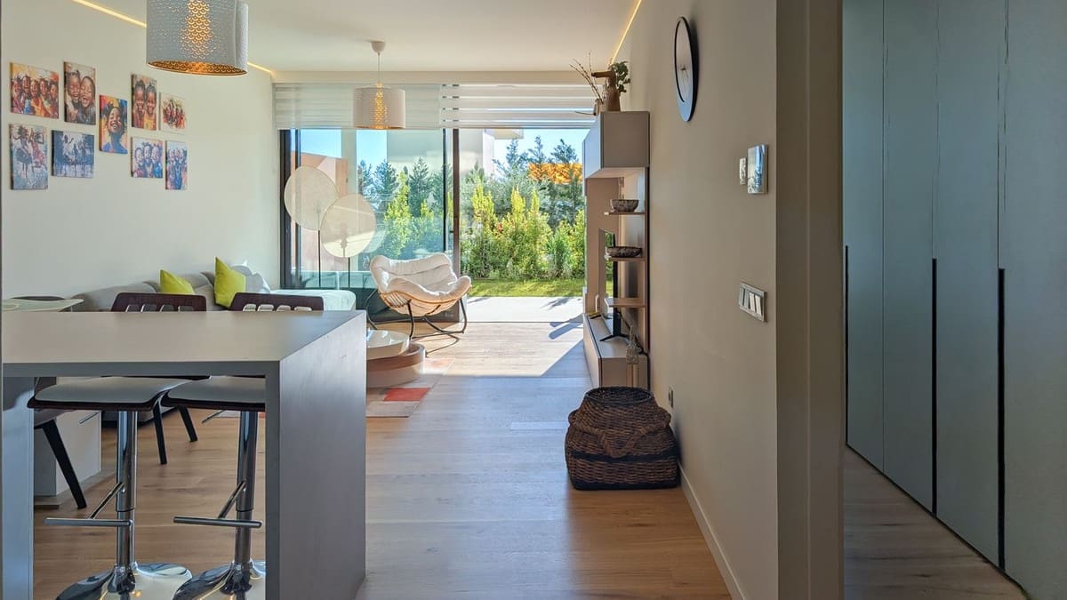 2 bedroom Apartment for sale in Fuengirola with pool garage - € 599,000 (Ref: 9434591)