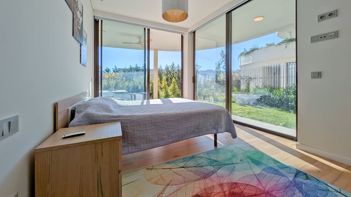 2 bedroom Apartment for sale in Fuengirola with pool garage - € 599,000 (Ref: 9434591)