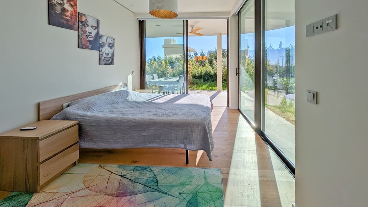 2 bedroom Apartment for sale in Fuengirola with pool garage - € 599,000 (Ref: 9434591)