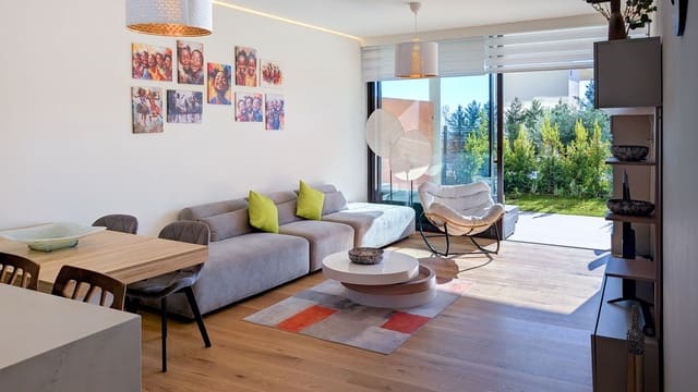 2 bedroom Apartment for sale in Fuengirola with pool garage - € 599,000 (Ref: 9434591)