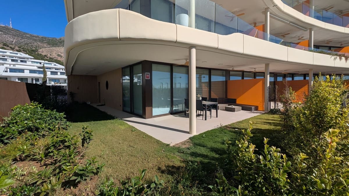 2 bedroom Apartment for sale in Fuengirola with pool garage - € 599,000 (Ref: 9434591)