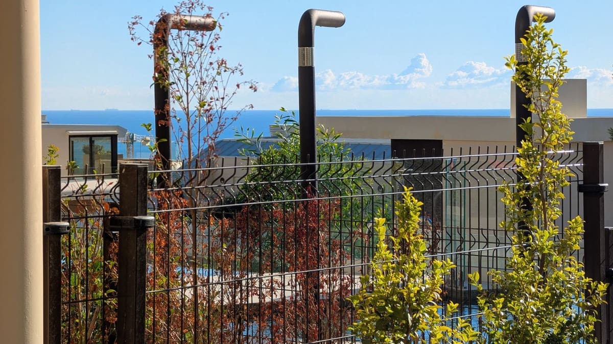 2 bedroom Apartment for sale in Fuengirola with pool garage - € 599,000 (Ref: 9434591)