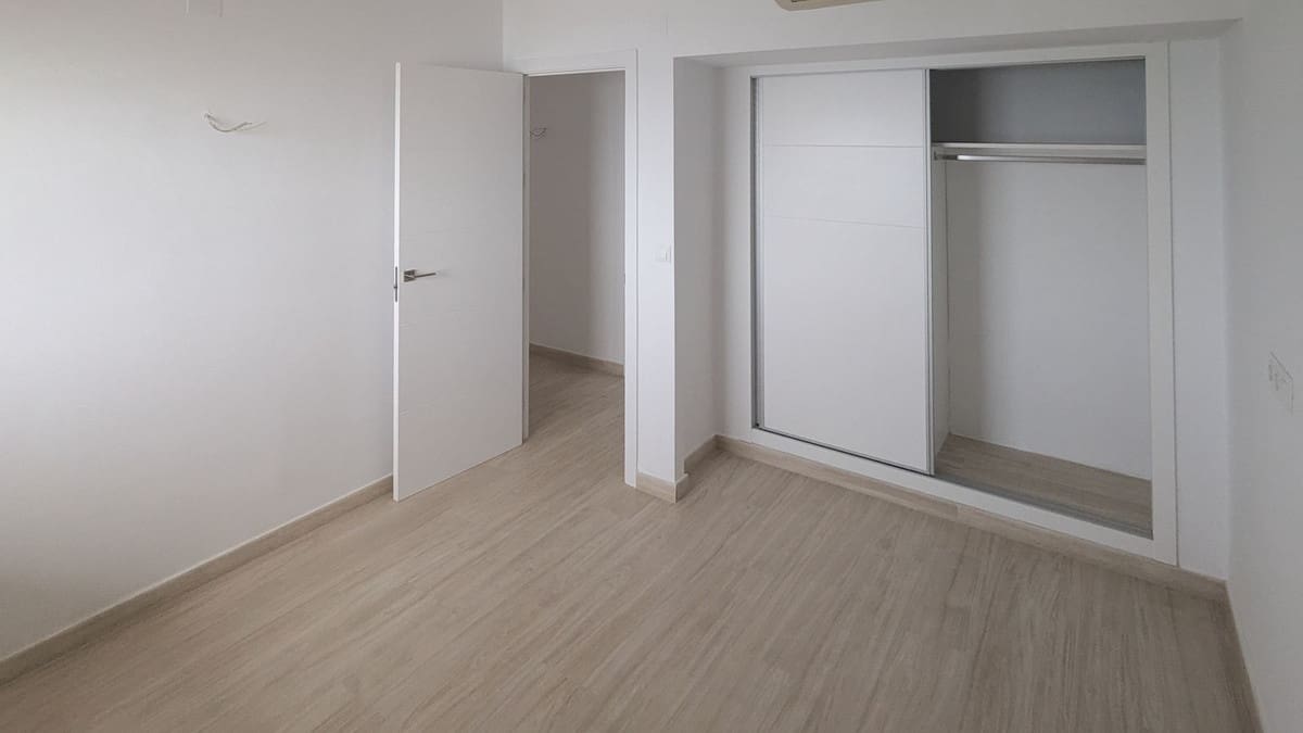 2 bedroom Apartment for sale in Fuengirola - € 550,000 (Ref: 9434592)