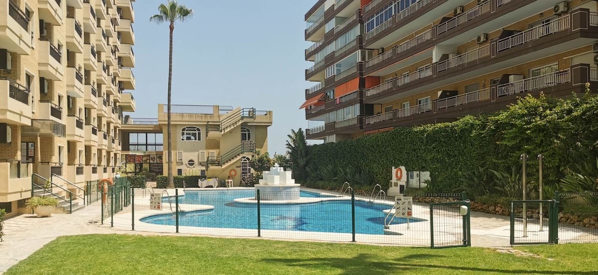 2 bedroom Apartment for sale in Fuengirola - € 550,000 (Ref: 9434592)