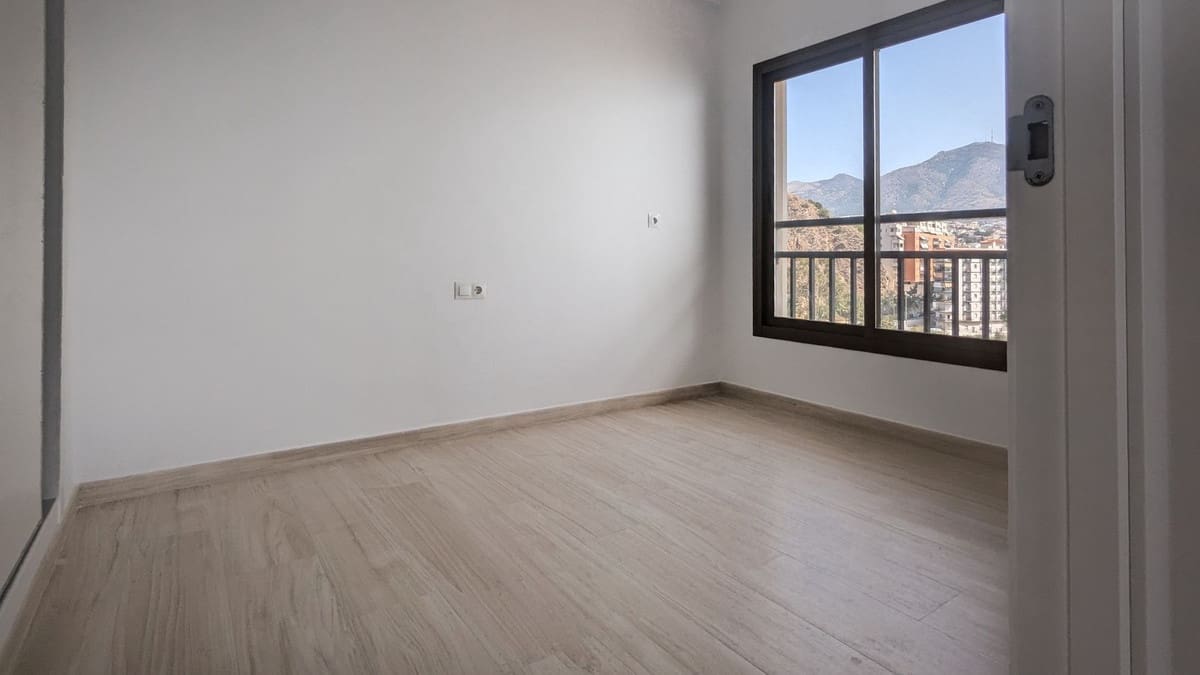 2 bedroom Apartment for sale in Fuengirola - € 550,000 (Ref: 9434592)