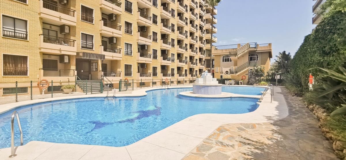 2 bedroom Apartment for sale in Fuengirola - € 550,000 (Ref: 9434592)