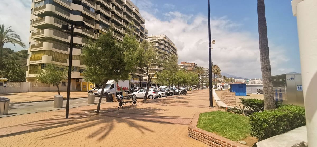 2 bedroom Apartment for sale in Fuengirola - € 550,000 (Ref: 9434592)