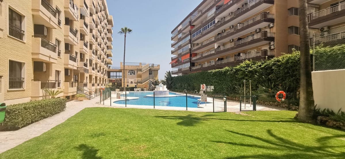 2 bedroom Apartment for sale in Fuengirola - € 550,000 (Ref: 9434592)