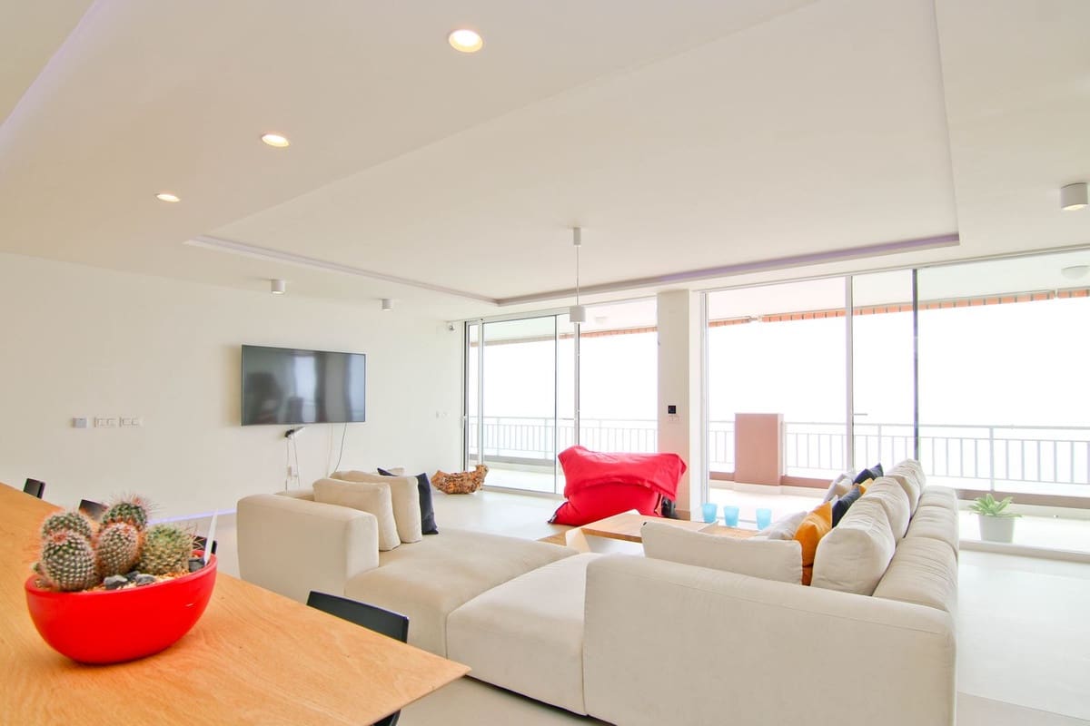 3 bedroom Apartment for sale in Fuengirola - € 1,500,000 (Ref: 9434593)