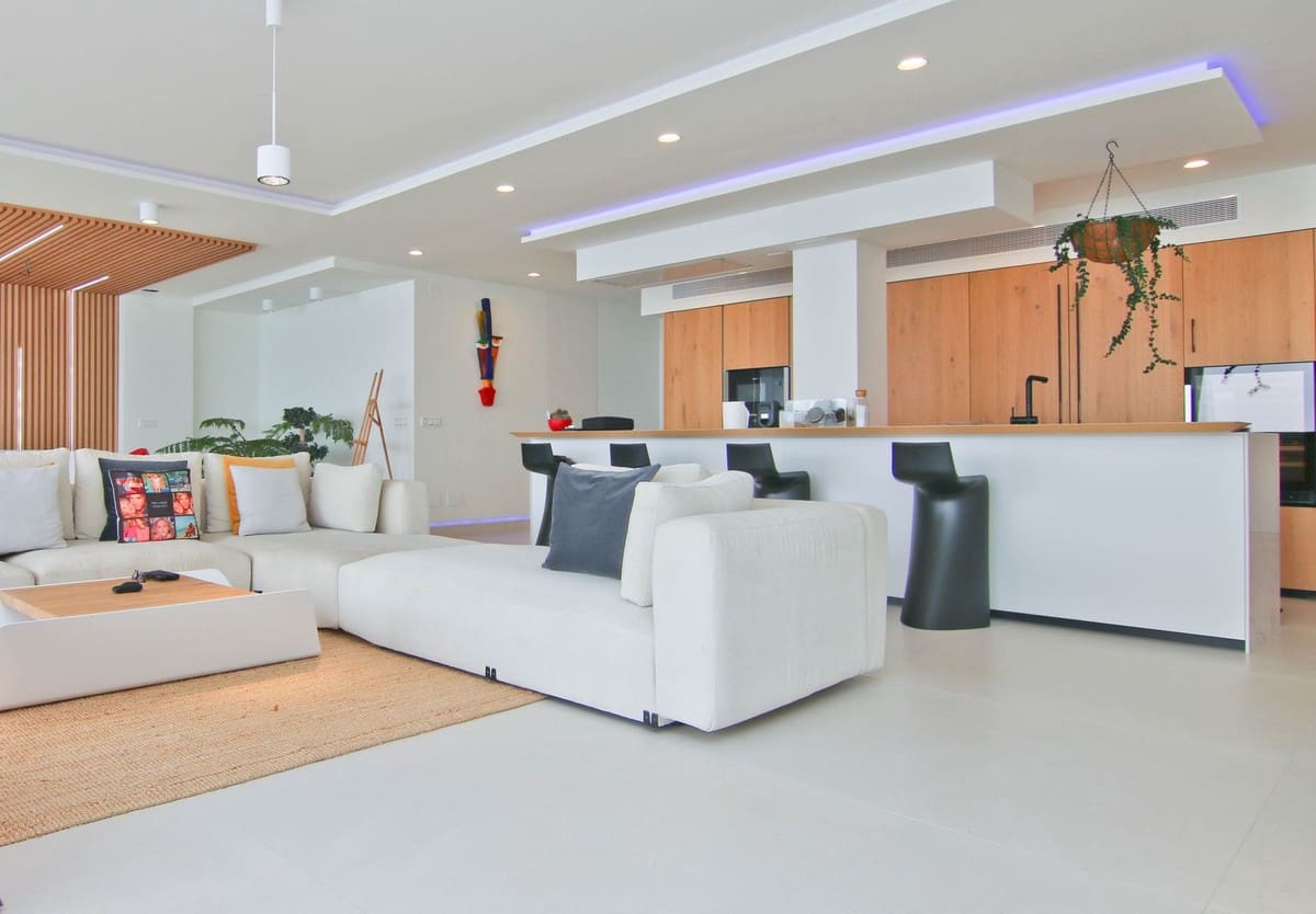 3 bedroom Apartment for sale in Fuengirola - € 1,500,000 (Ref: 9434593)