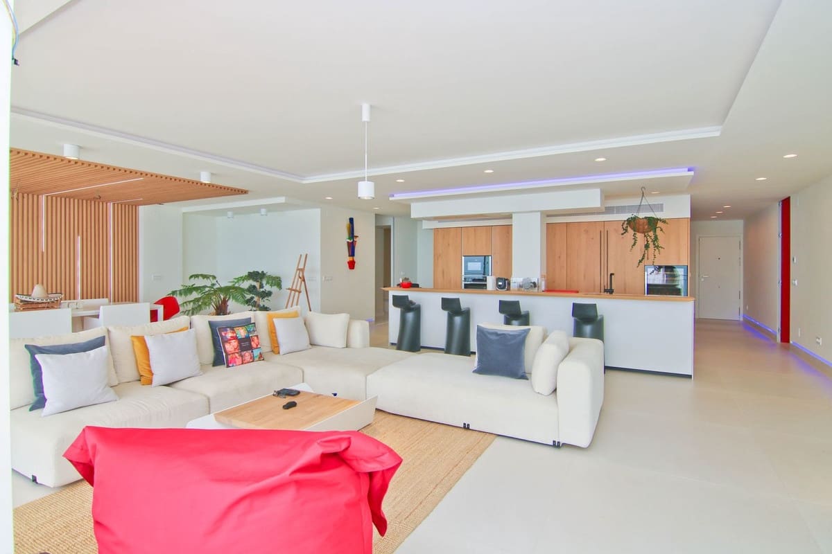 3 bedroom Apartment for sale in Fuengirola - € 1,500,000 (Ref: 9434593)
