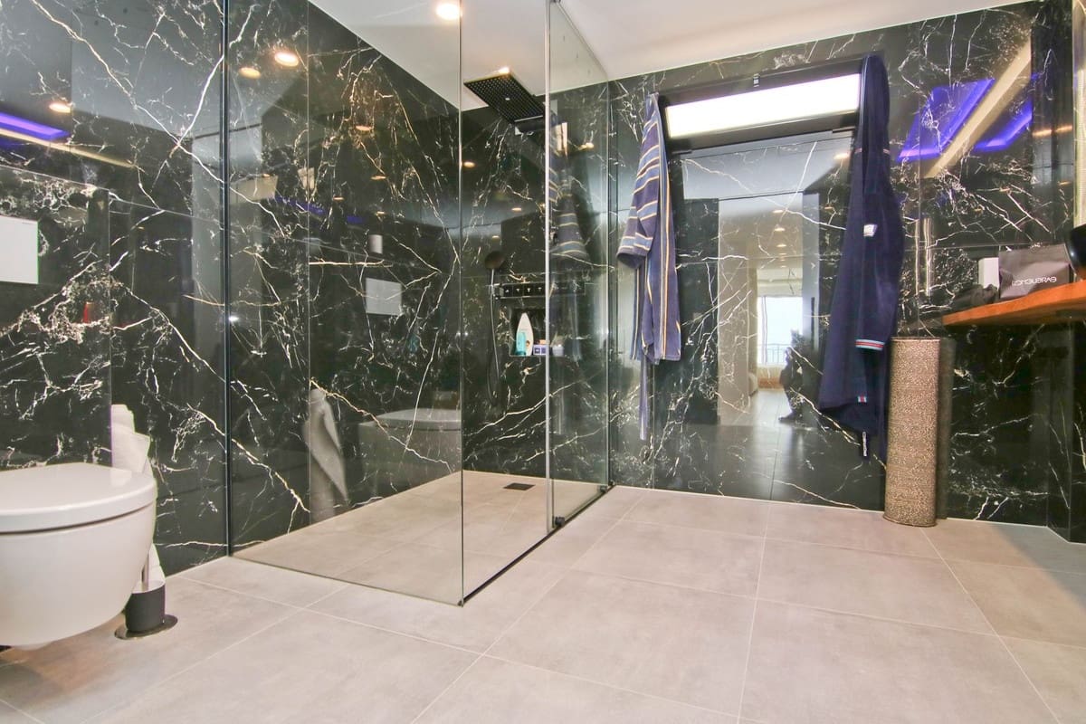 3 bedroom Apartment for sale in Fuengirola - € 1,500,000 (Ref: 9434593)