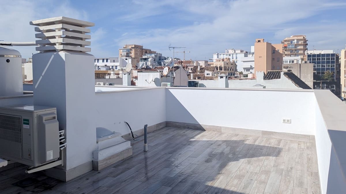 2 bedroom Penthouse for sale in Fuengirola - € 369,000 (Ref: 9434594)