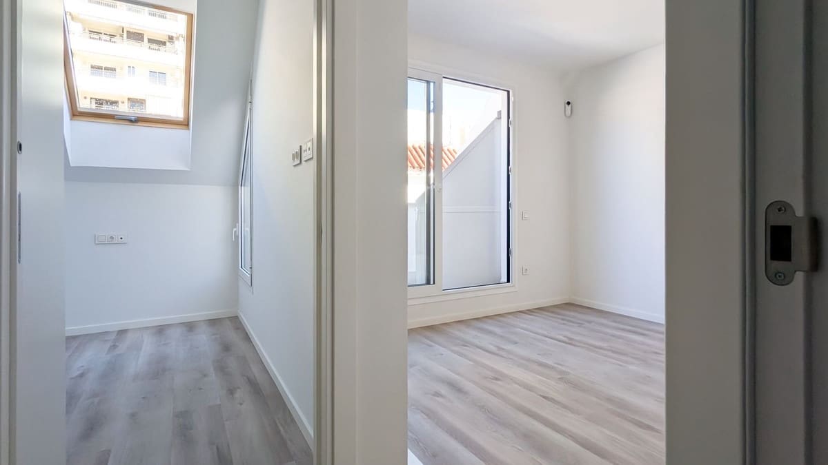 2 bedroom Penthouse for sale in Fuengirola - € 369,000 (Ref: 9434594)