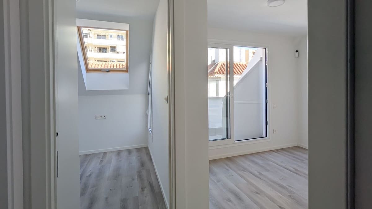2 bedroom Penthouse for sale in Fuengirola - € 369,000 (Ref: 9434594)