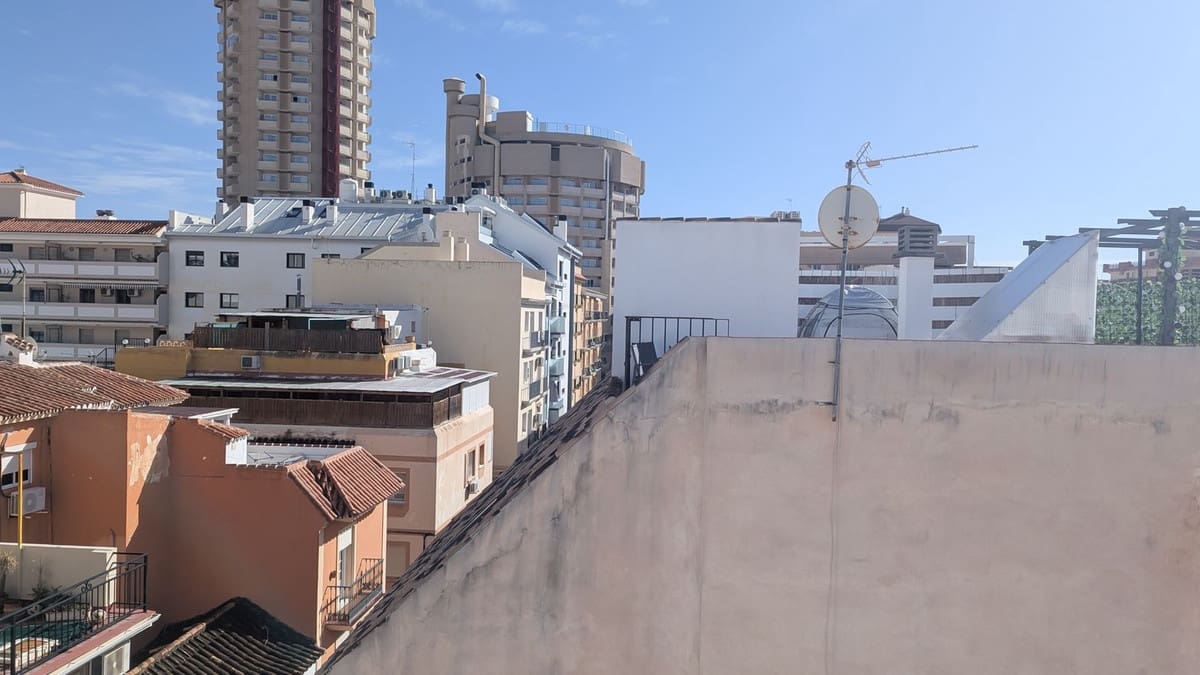 2 bedroom Penthouse for sale in Fuengirola - € 369,000 (Ref: 9434594)