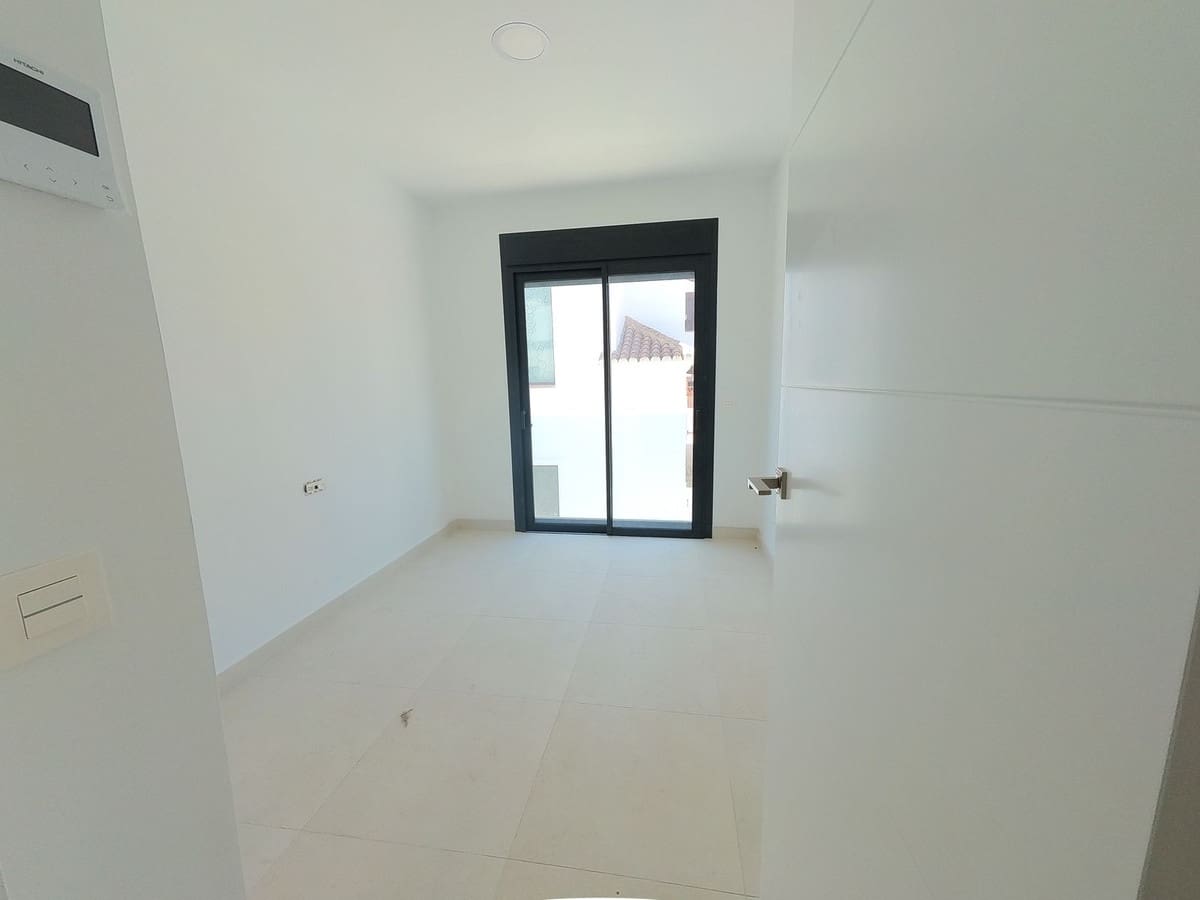 3 bedroom Townhouse for sale in Las Lagunas de Mijas with garage - € 445,000 (Ref: 9434598)