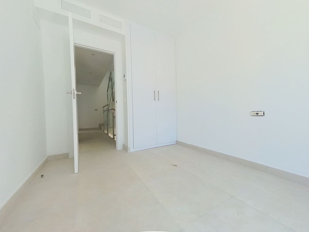 3 bedroom Townhouse for sale in Las Lagunas de Mijas with garage - € 445,000 (Ref: 9434598)