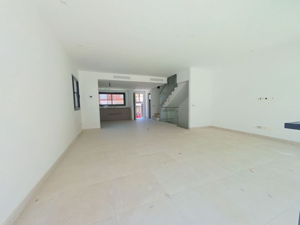 3 bedroom Townhouse for sale in Las Lagunas de Mijas with garage - € 445,000 (Ref: 9434598)