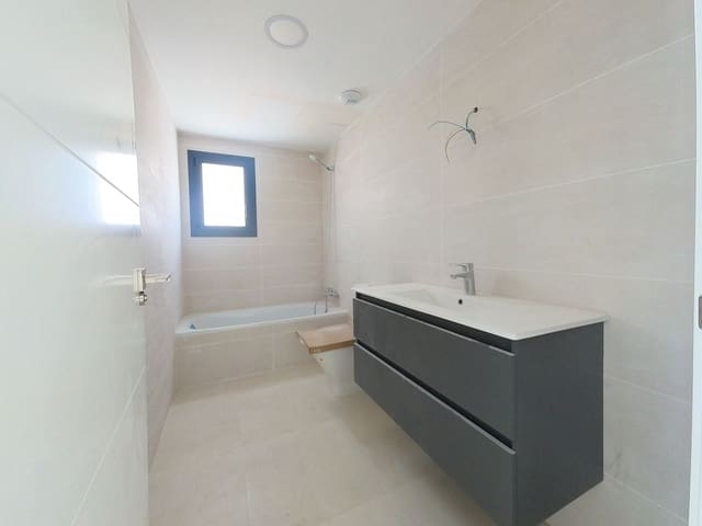 3 makuuhuone Omakotitalo myytävänä paikassa Las Lagunas de Mijas, Mijas mukana 
autotalli - 445 000 € (Ref: 9434598)