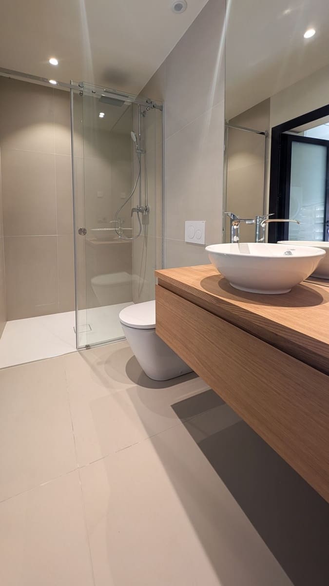 2 bedroom Apartment for rent in Fuengirola with pool garage - € 3,200 (Ref: 9434599)