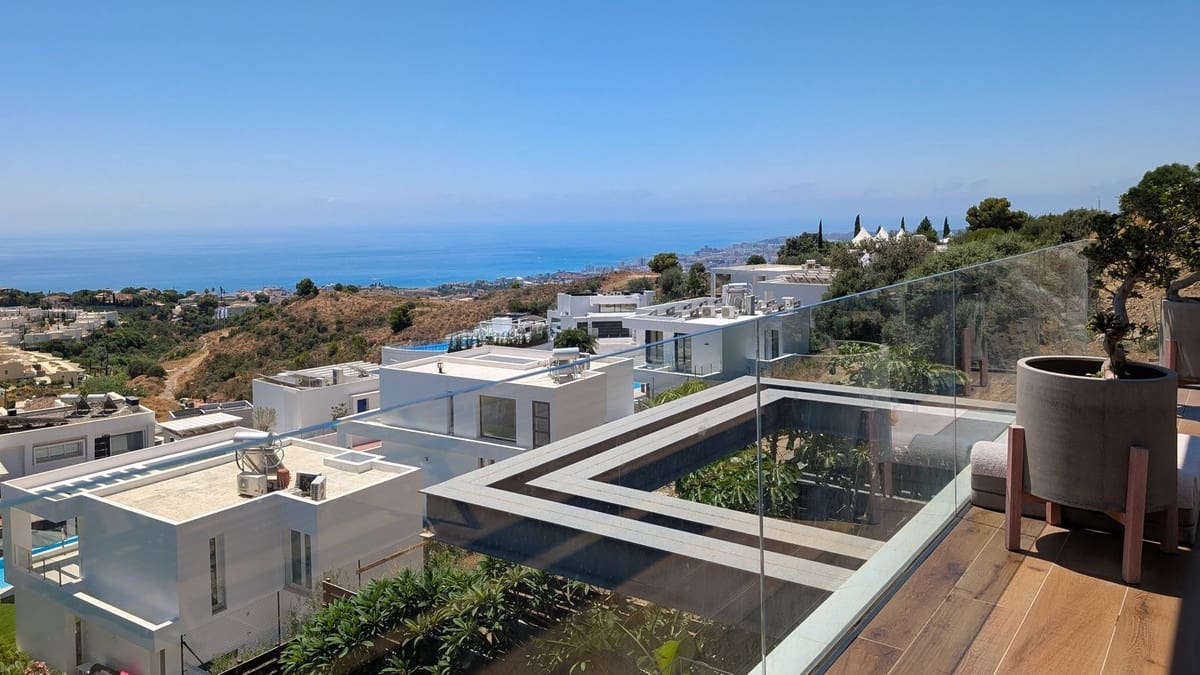 5 bedroom Villa for sale in Benalmadena - € 1,600,000 (Ref: 9434607)