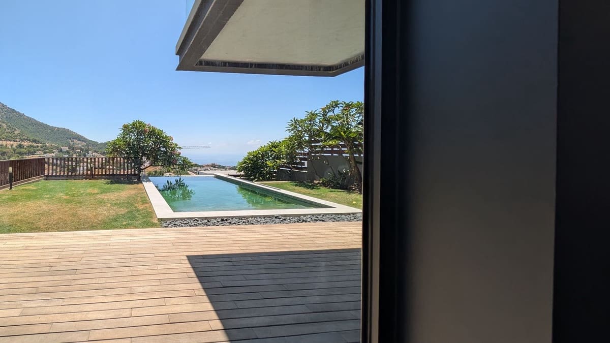 5 bedroom Villa for sale in Benalmadena - € 1,600,000 (Ref: 9434607)