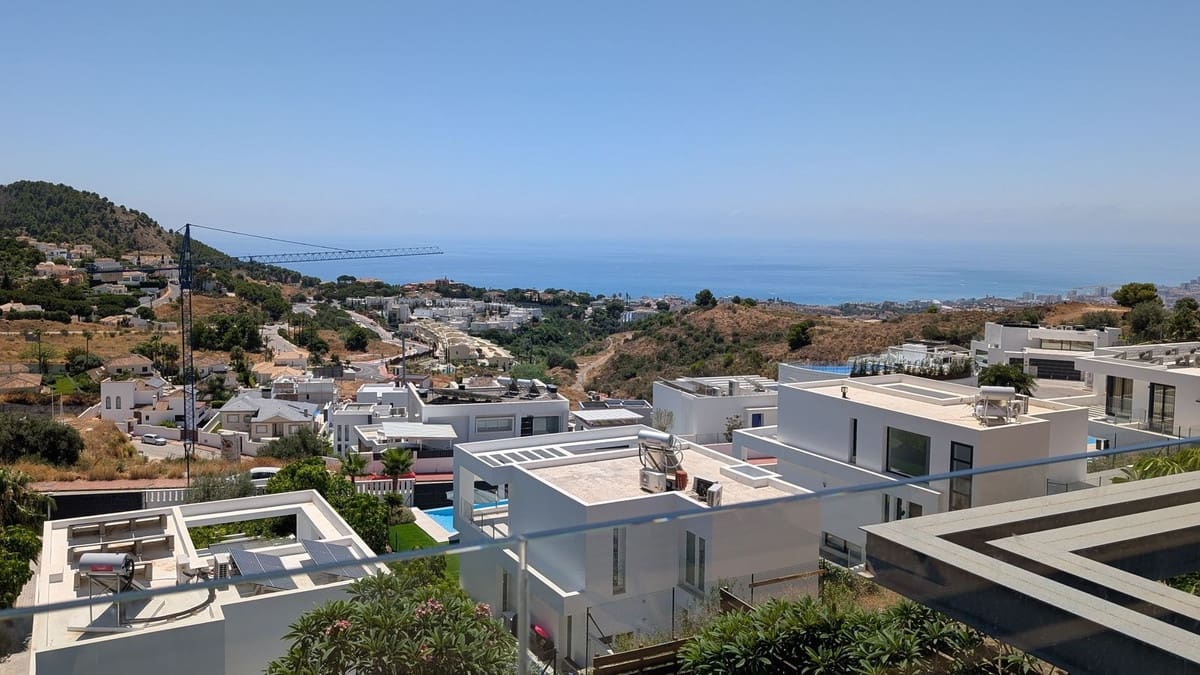 5 bedroom Villa for sale in Benalmadena - € 1,600,000 (Ref: 9434607)