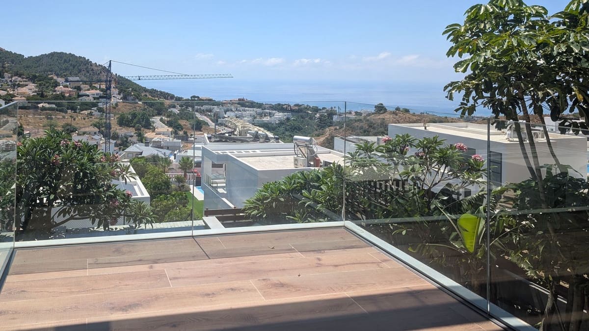 5 bedroom Villa for sale in Benalmadena - € 1,600,000 (Ref: 9434607)