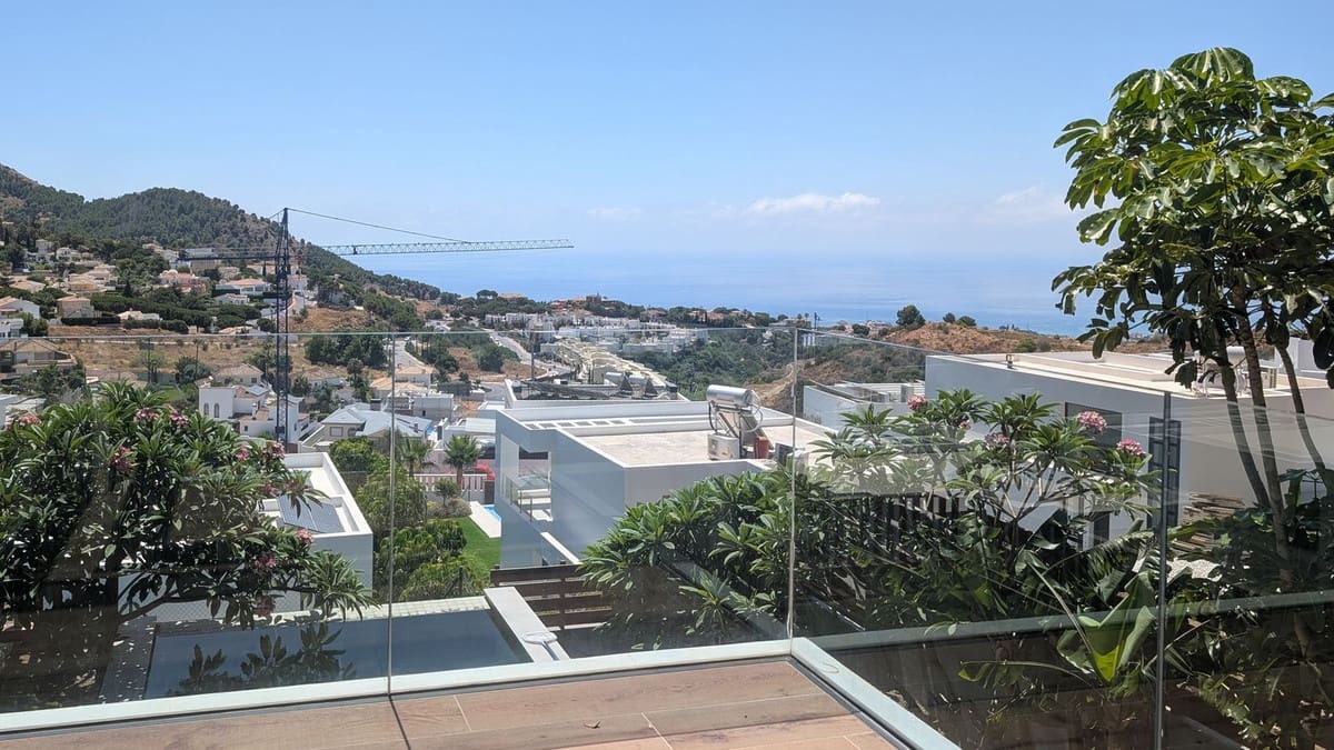 5 bedroom Villa for sale in Benalmadena - € 1,600,000 (Ref: 9434607)