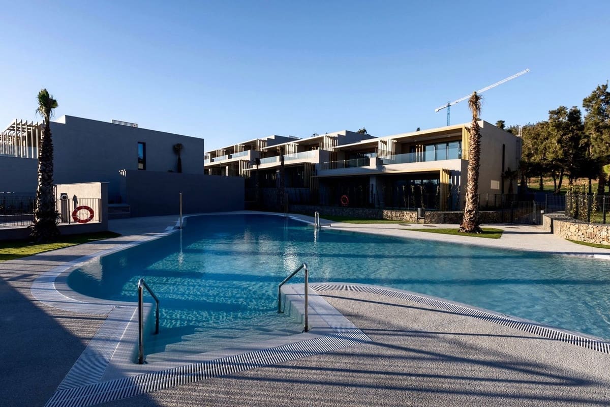 3 quarto Casa em Banda para venda em La Cala de Mijas com piscina garagem - 776 000 € (Ref: 9434610)