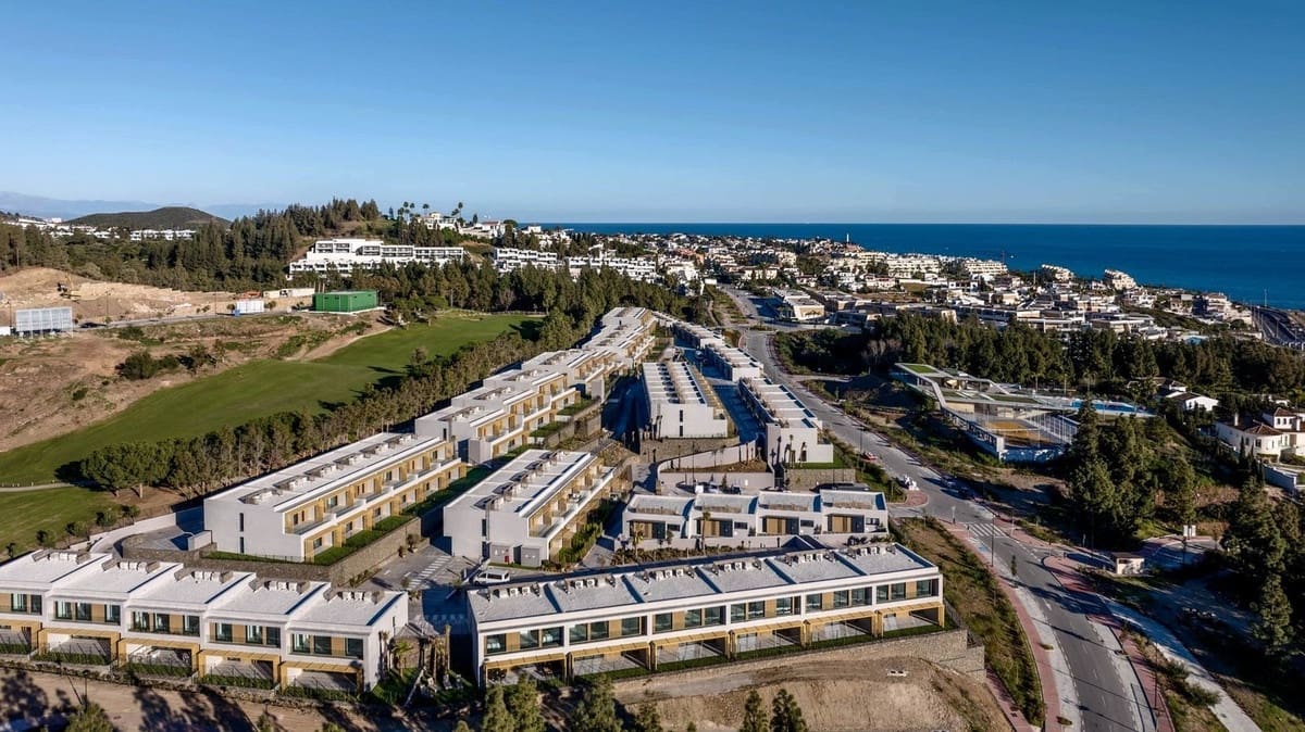 3 quarto Casa em Banda para venda em La Cala de Mijas com piscina garagem - 776 000 € (Ref: 9434610)