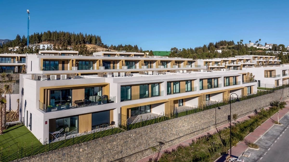 3 quarto Casa em Banda para venda em La Cala de Mijas com piscina garagem - 776 000 € (Ref: 9434610)