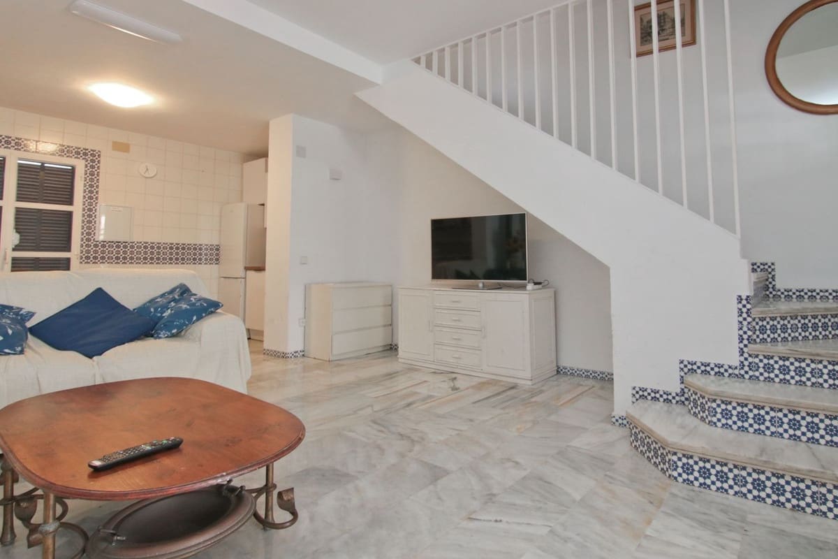 4 bedroom Townhouse for sale in Fuengirola with pool - € 675,000 (Ref: 9434614)